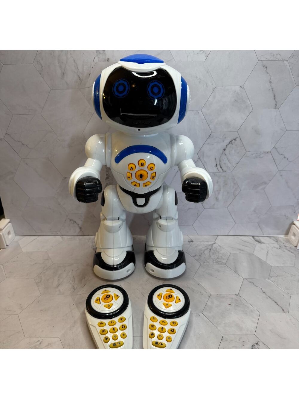 Top Race P2 White Intelligent Smart Robot Remote Control w/2 Remotes Tested